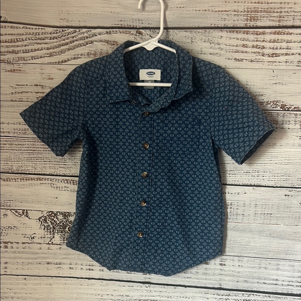Old Navy Blue Button Down Shirt with Pattern size 4t